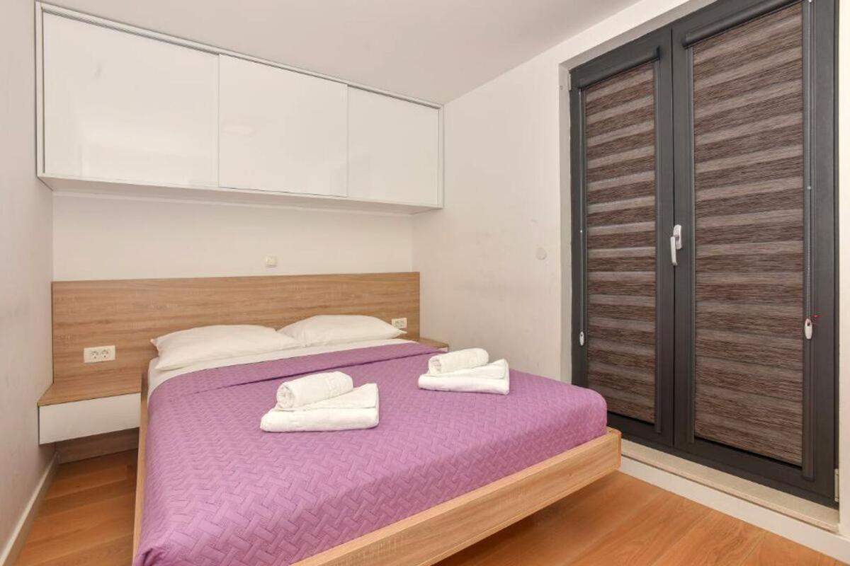 Apartments By The Sea Makarska - 19145 Exterior foto